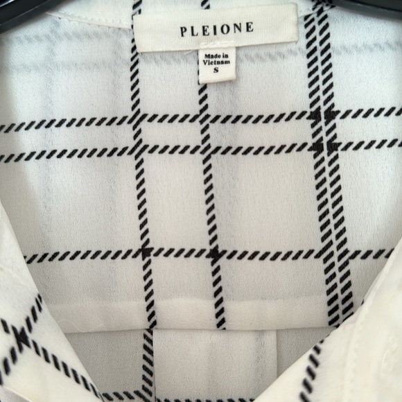 SOLD Pleione Button Down Size Small - Picture 2 of 5